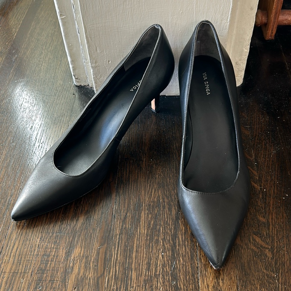 Via Spiga black leather pumps